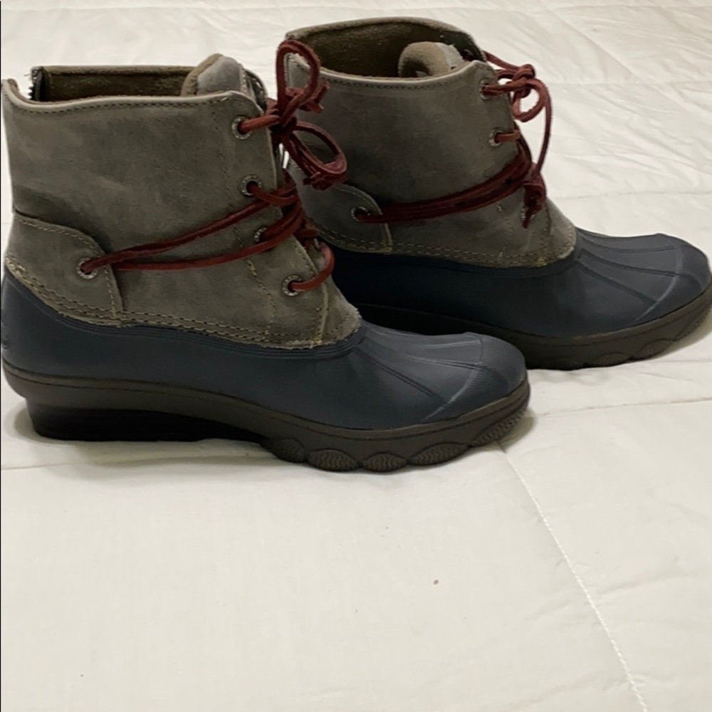 Women’s sperry rain boots